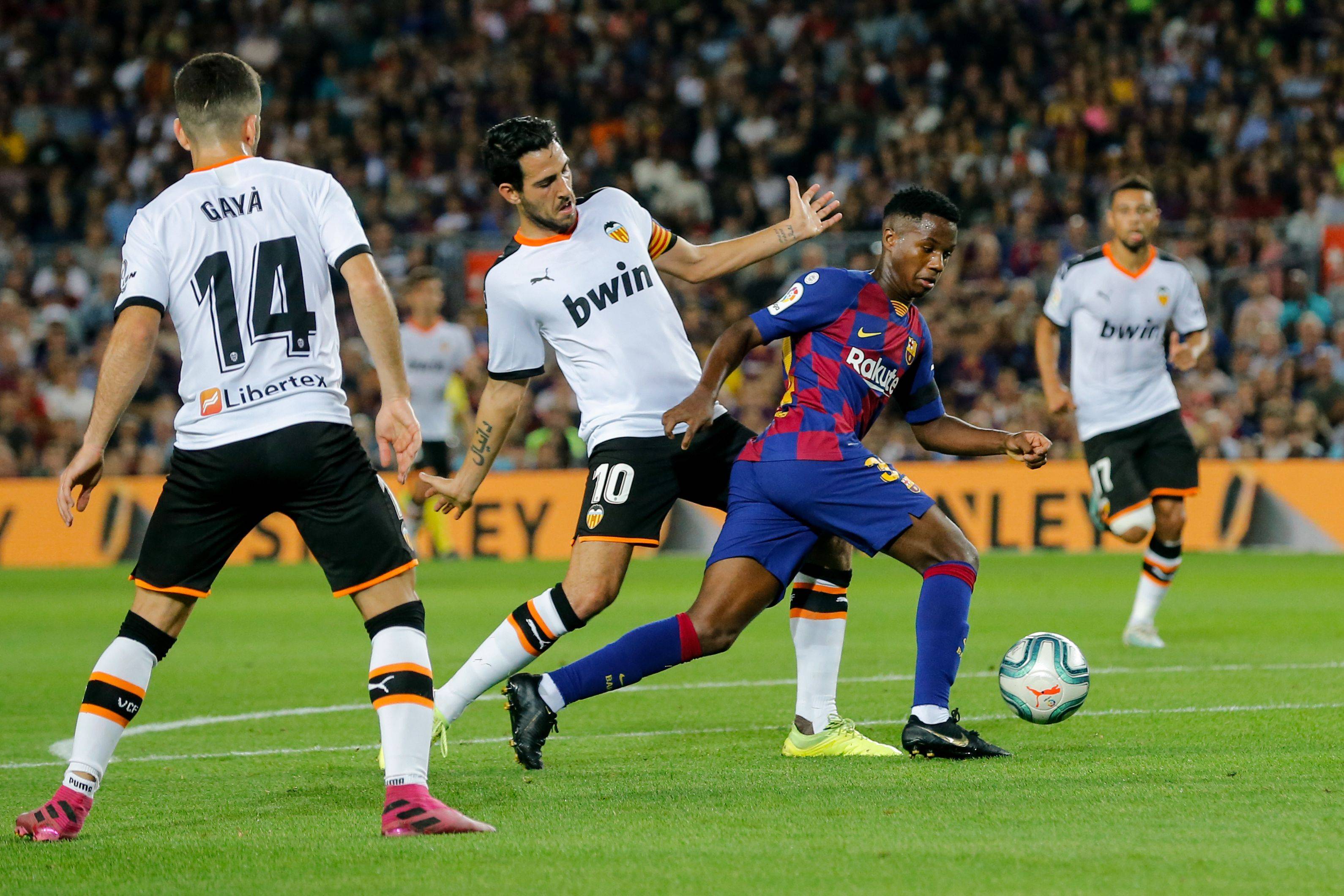 她们率先进 她们率先进