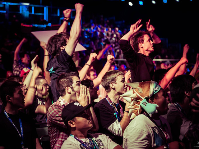 让我们拭目 让我们拭目